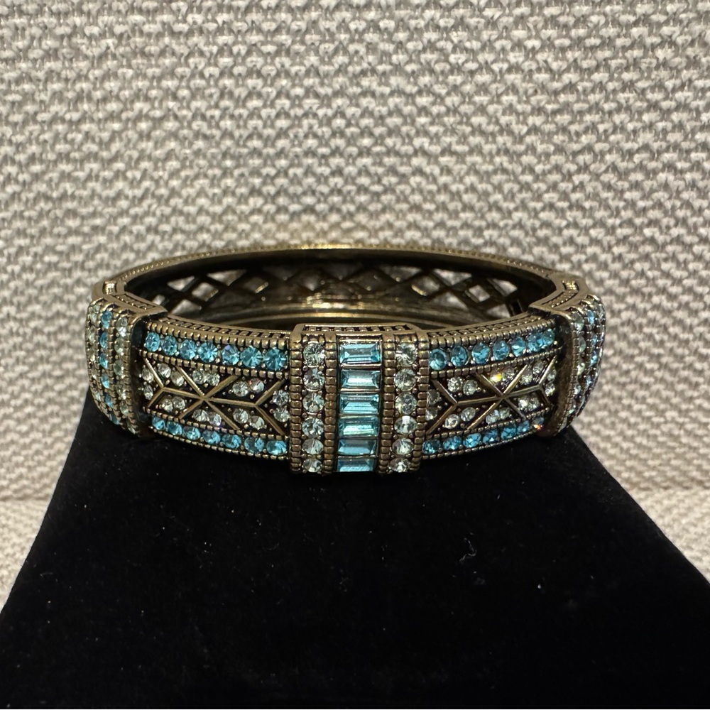Heidi Daus Caribbean Blue Swarovski Crystal Rhinestone Hinged Bangle Bracelet - Picture 3 of 10